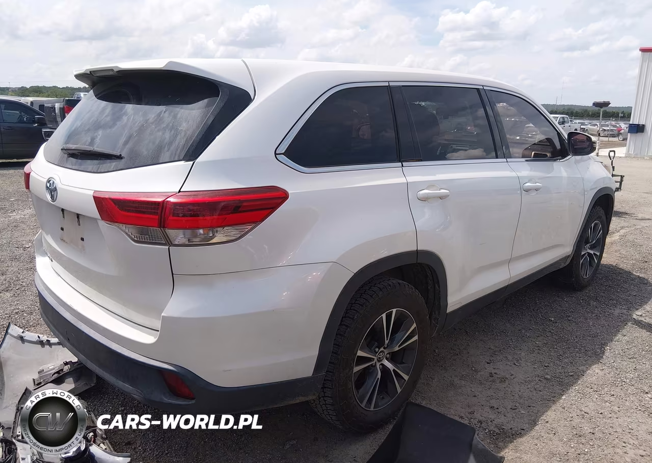 2019 Toyota Highlander Le VIN:5TDZARFH2KS047195 - 4
