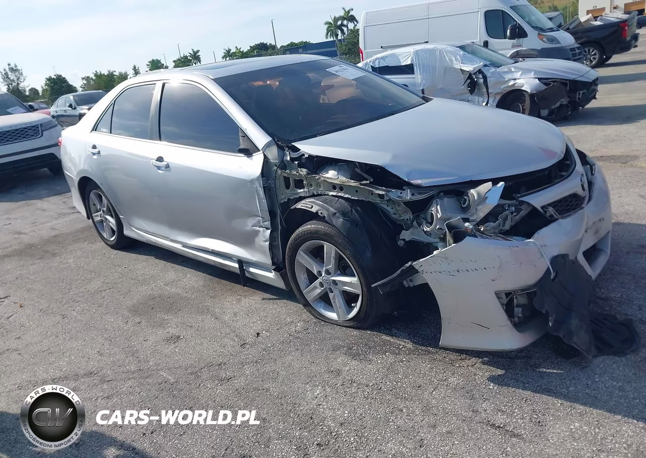 2012 Toyota Camry Se – zdjęcie 1 z 12