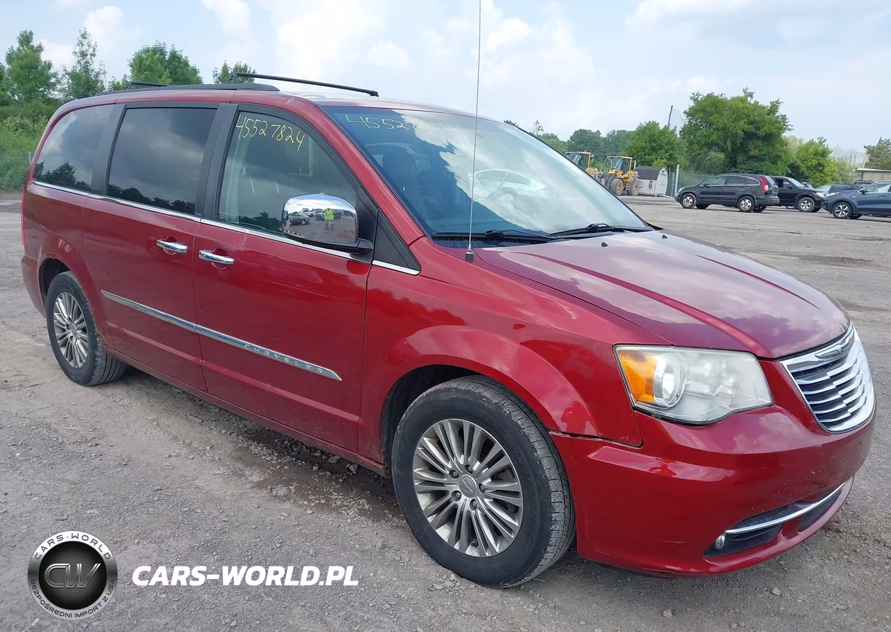 2013 Chrysler Town & Country Touring-L – zdjęcie 1 z 12