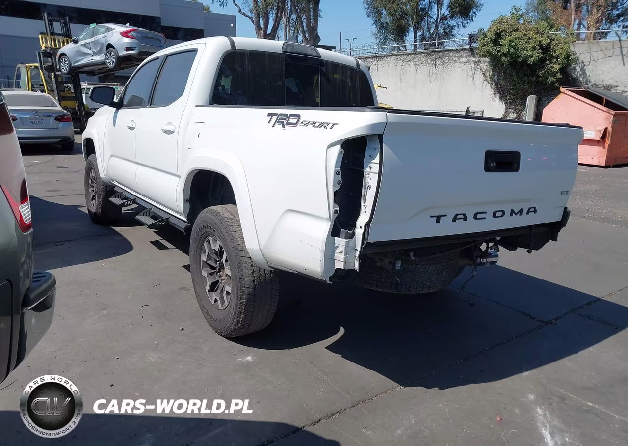 2017 Toyota Tacoma Trd Sport VIN:3TMAZ5CN0HM036682 - 3