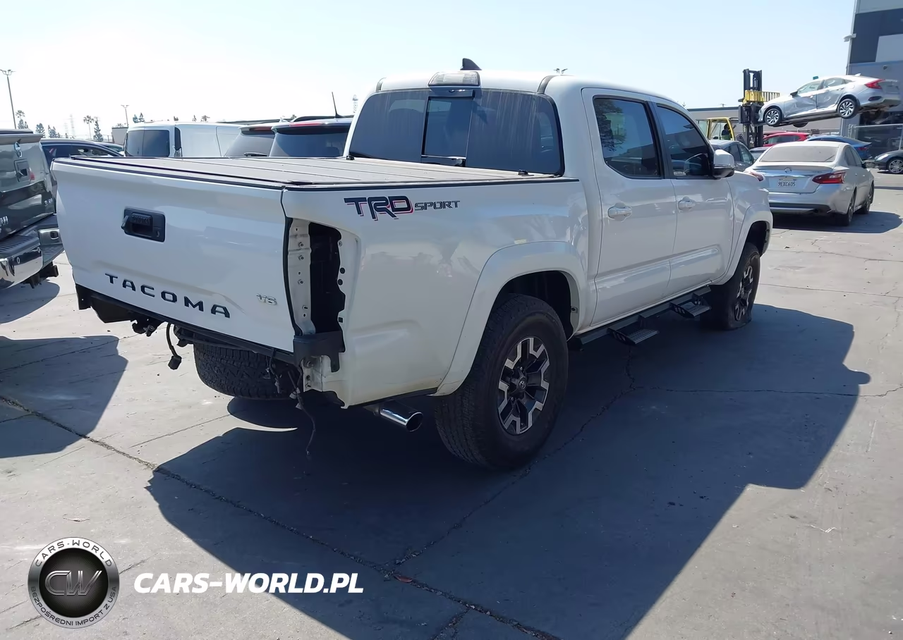 2017 Toyota Tacoma Trd Sport VIN:3TMAZ5CN0HM036682 - 4
