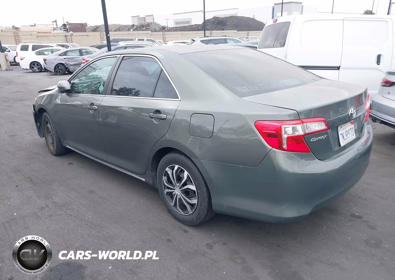 2013 Toyota Camry Le VIN:4T4BF1FK0DR310932 - 3