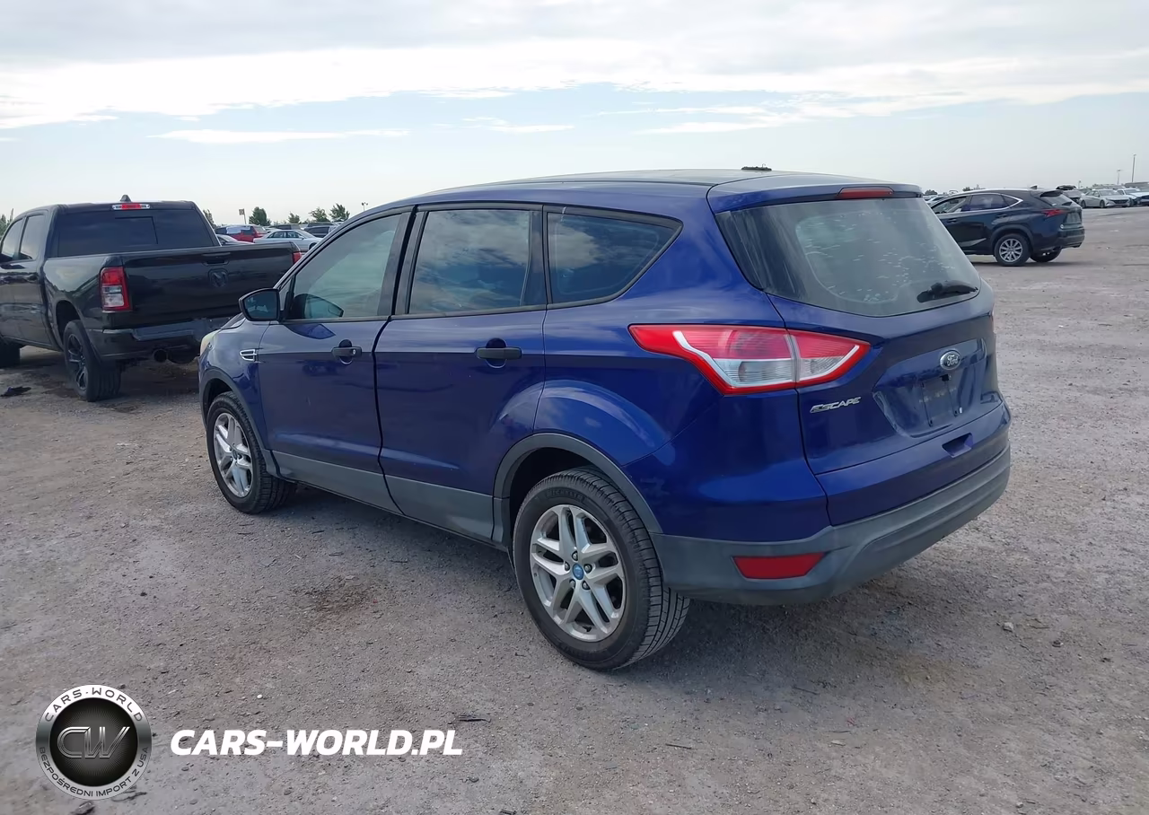 2013 Ford Escape S VIN:1FMCU0F75DUD01637 - 3