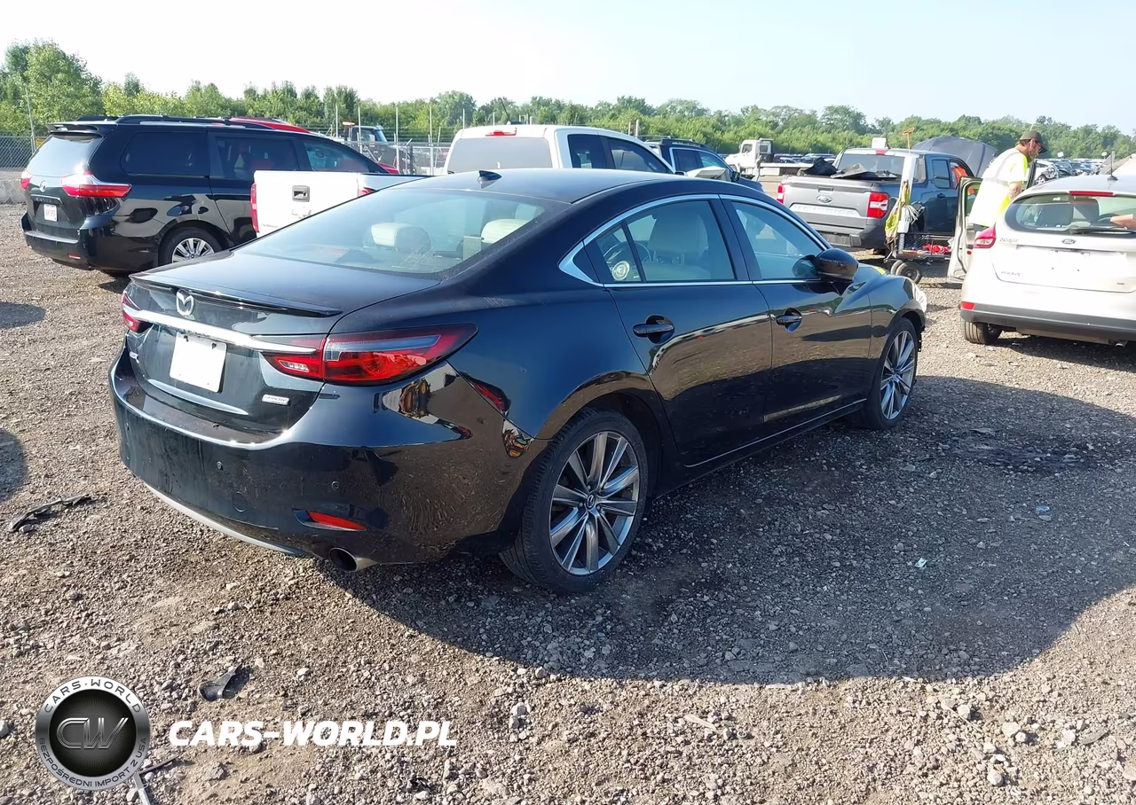 2018 Mazda Mazda6 Signature VIN:JM1GL1XY0J1331745 - 4