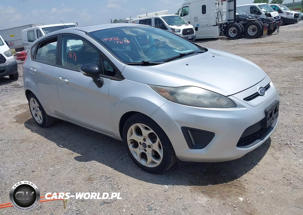 2013 Ford Fiesta Titanium – zdjęcie 1 z 12