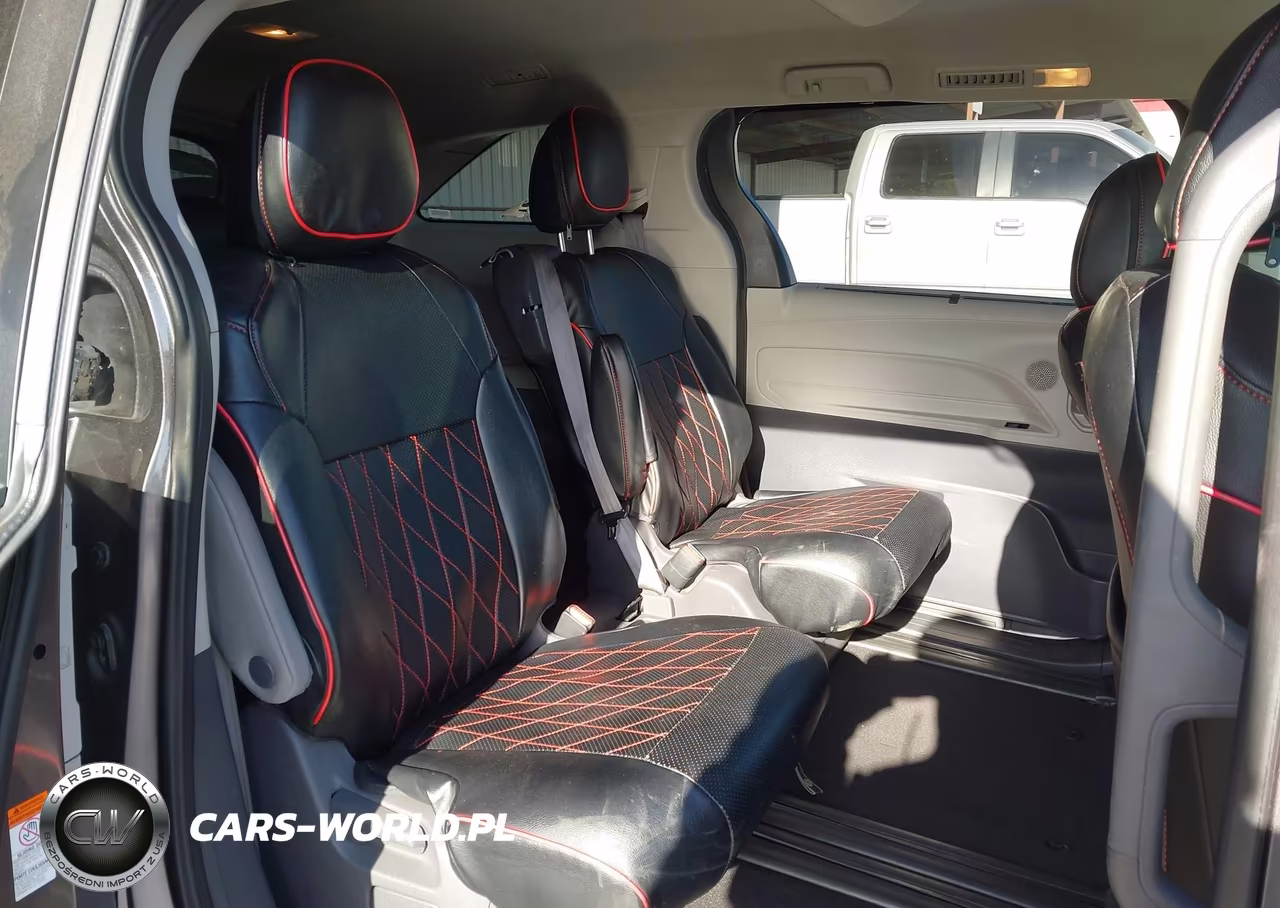 2021 Toyota Sienna Le VIN:5TDKRKEC3MS046356 - 3