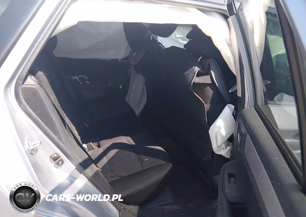 2019 Subaru Outback 2.5I Premium VIN:4S4BSAHC0K3228813 - 8
