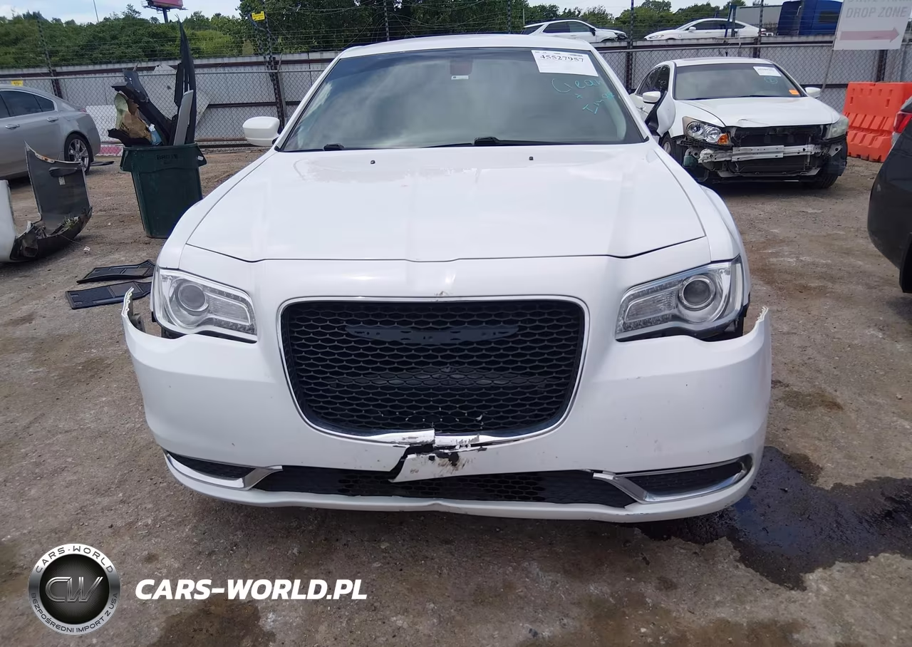 2017 Chrysler 300 Limited VIN:2C3CCAAG5HH521703 - 13