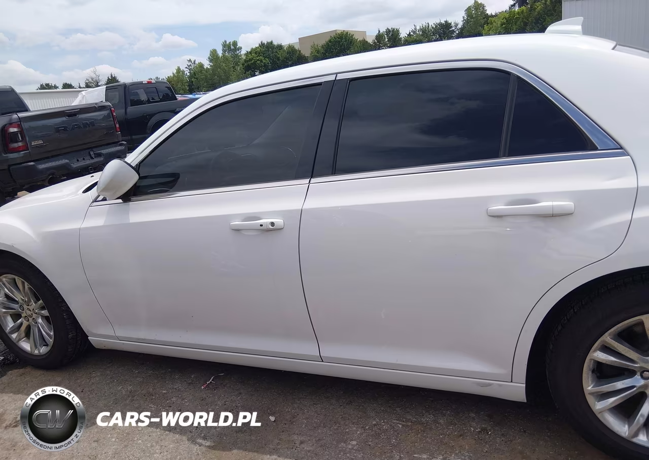 2017 Chrysler 300 Limited VIN:2C3CCAAG5HH521703 - 15