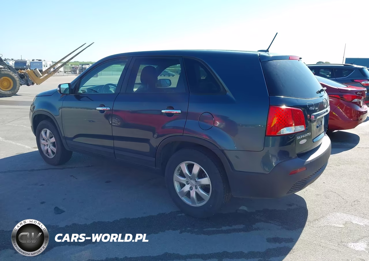2011 Kia Sorento Lx VIN:5XYKT3A18BG156602 - 3
