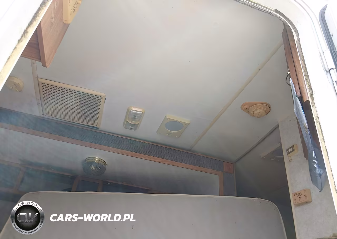 2002 Fleetwood Prowler Camper VIN:1EC1H272821586325 - 6