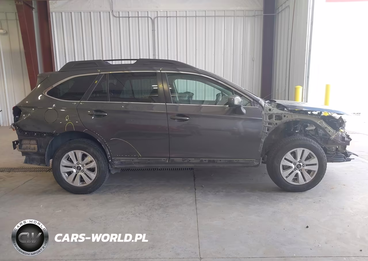 2018 Subaru Outback 2.5I Premium VIN:4S4BSACC5J3294117 - 14