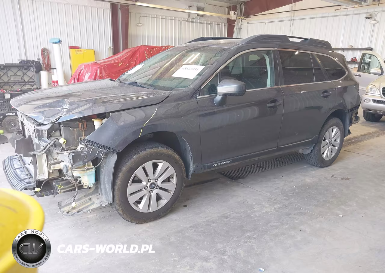 2018 Subaru Outback 2.5I Premium VIN:4S4BSACC5J3294117 - 2