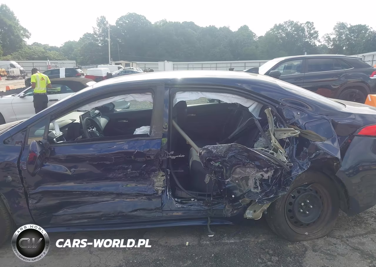 2020 Toyota Corolla Le VIN:5YFEPRAE7LP067947 - 6