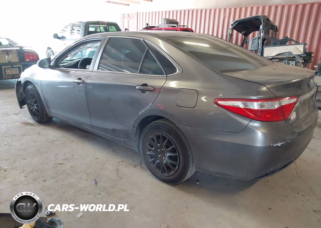 2016 Toyota Camry Le VIN:4T1BF1FK6GU160968 - 3