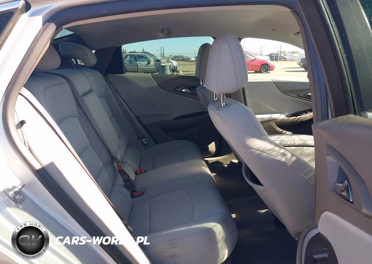 2019 Chevrolet Malibu Lt VIN:1G1ZD5STXKF156670 - 8