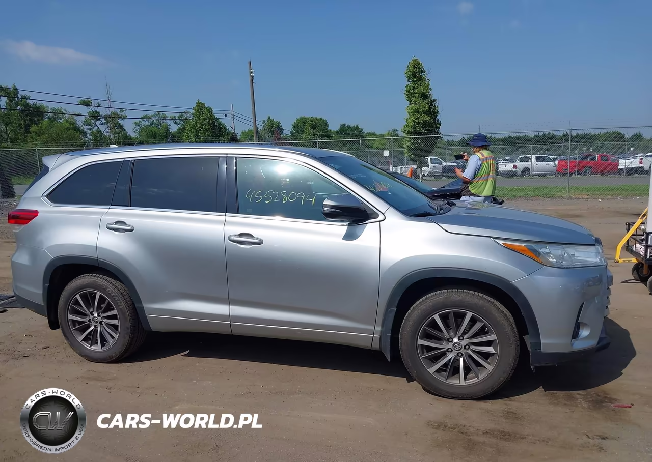 2017 Toyota Highlander Xle VIN:5TDJZRFH9HS395865 - 13