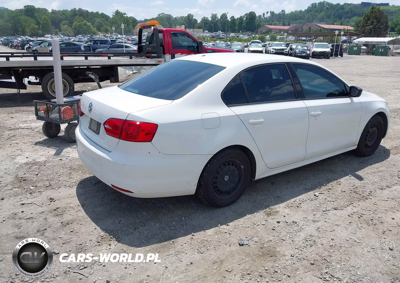 2011 Volkswagen Jetta 2.0L S VIN:3VW1K7AJ6BM305496 - 4