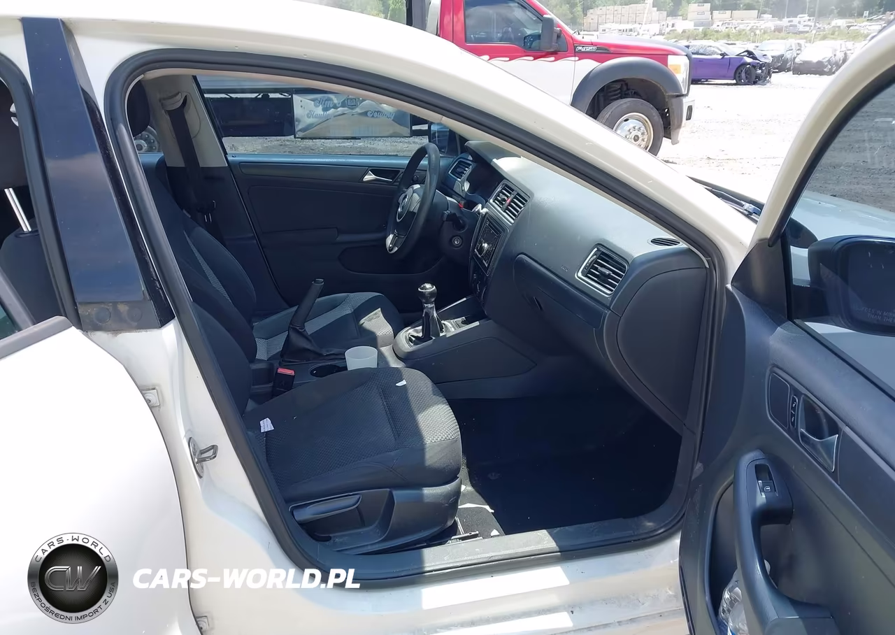 2011 Volkswagen Jetta 2.0L S VIN:3VW1K7AJ6BM305496 - 5
