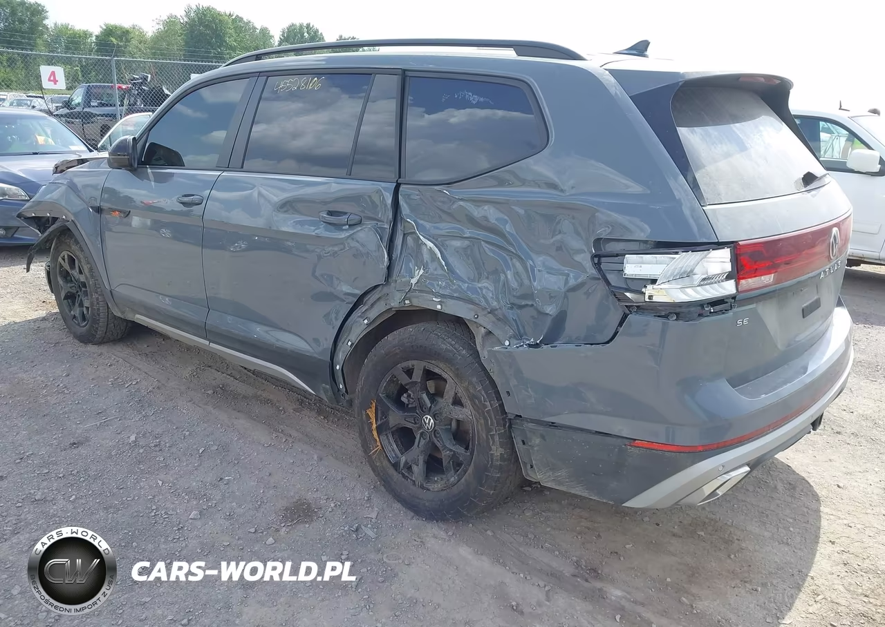2025 Volkswagen Atlas 2.0T Peak Edition VIN:1V2CR2CAXSC548302 - 3