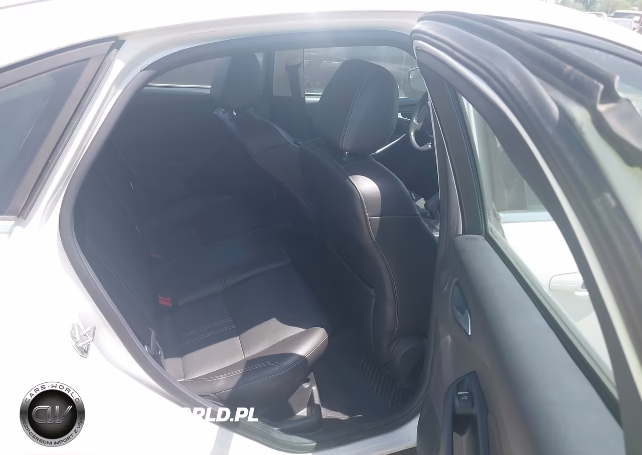 2014 Ford Focus Titanium VIN:1FADP3J22EL217799 - 8