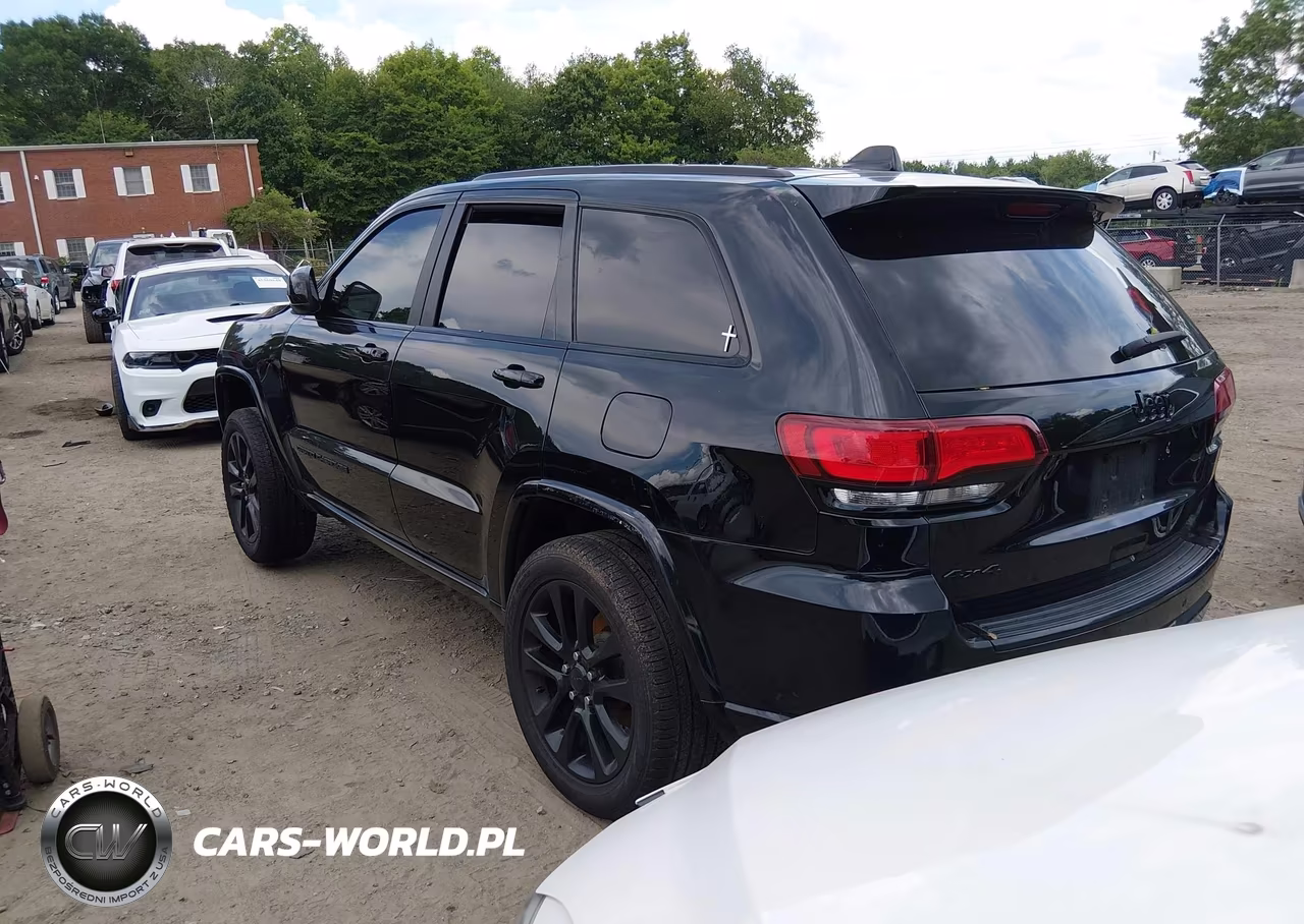 2017 Jeep Grand Cherokee Altitude VIN:1C4RJFAG4HC758484 - 3