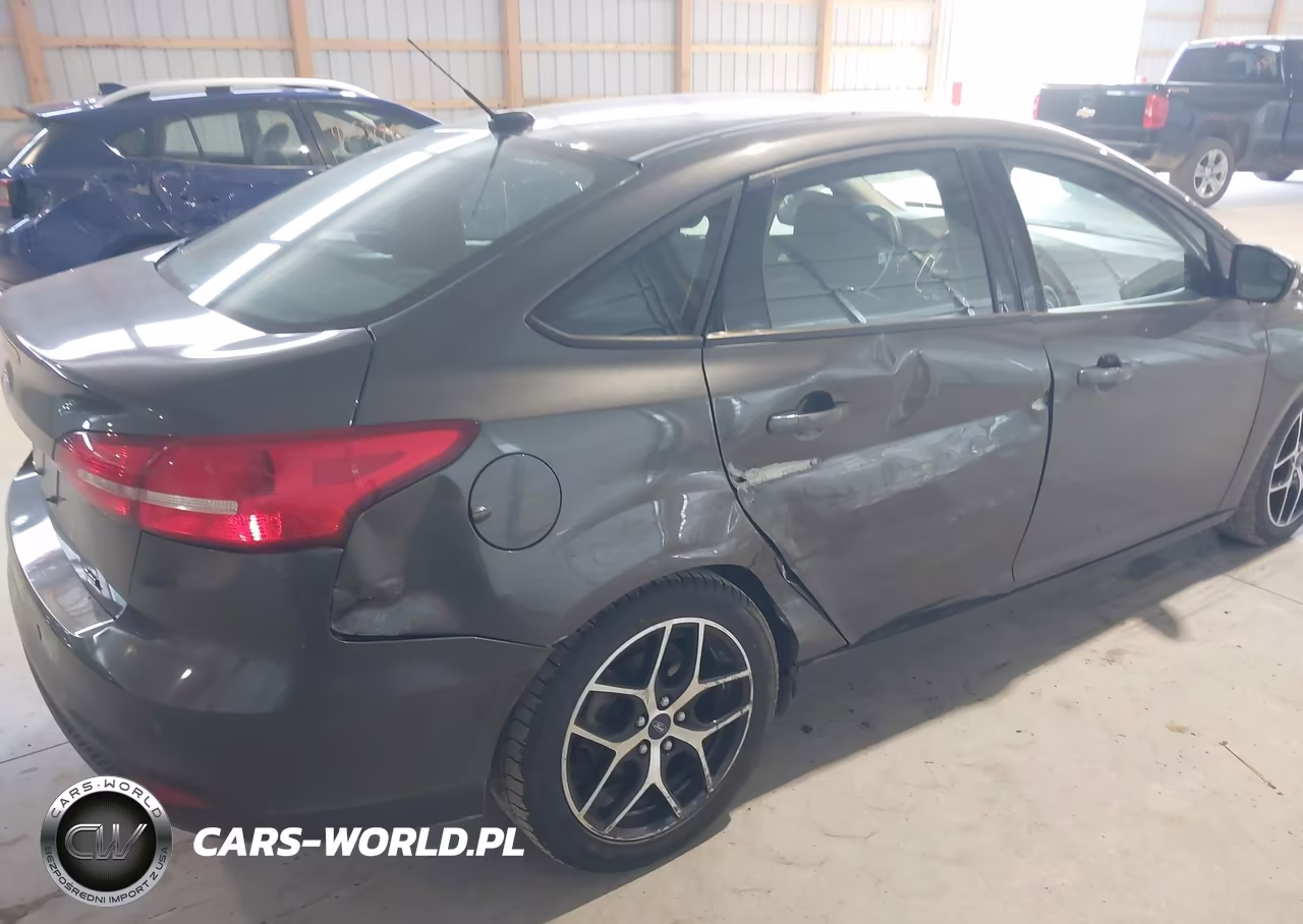 2017 Ford Focus Sel VIN:1FADP3H22HL256094 - 6