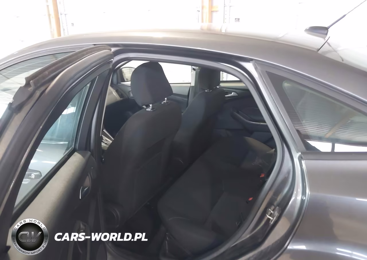 2017 Ford Focus Sel VIN:1FADP3H22HL256094 - 8