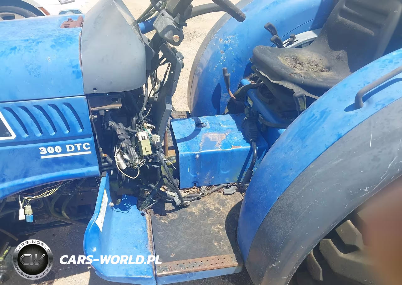 2006 Farmtrac Farm Tractor VIN:3000010037 - 5