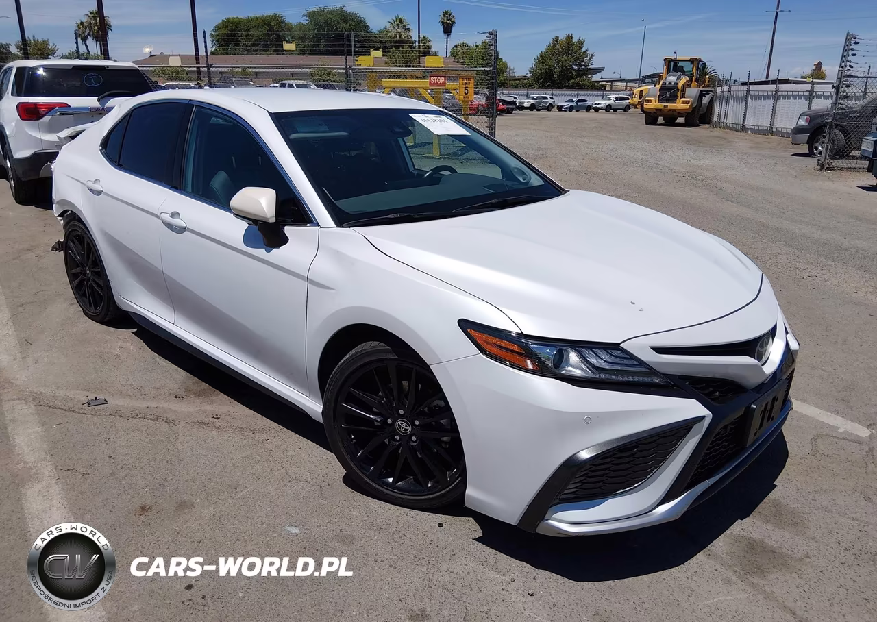 2022 Toyota Camry Xse Hybrid – zdjęcie 1 z 17
