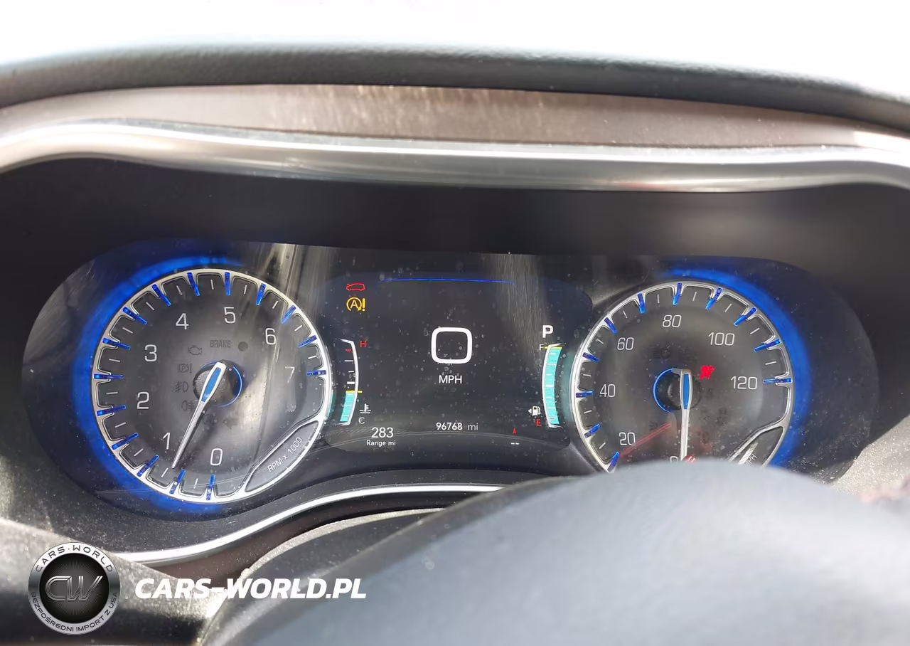 2019 Chrysler Pacifica Touring L Plus VIN:2C4RC1EG1KR597937 - 7