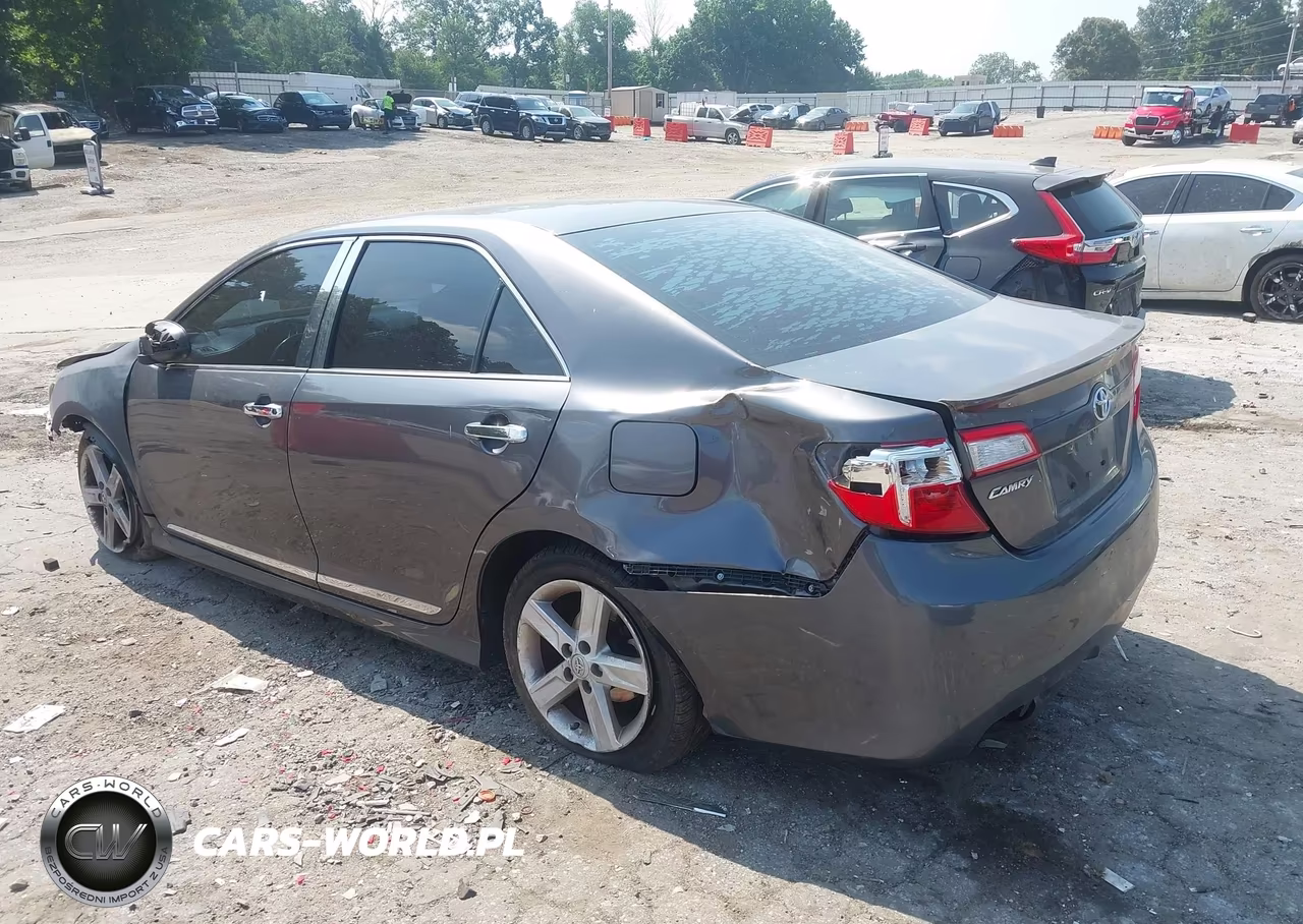 2014 Toyota Camry Se VIN:4T1BF1FK3EU463591 - 3
