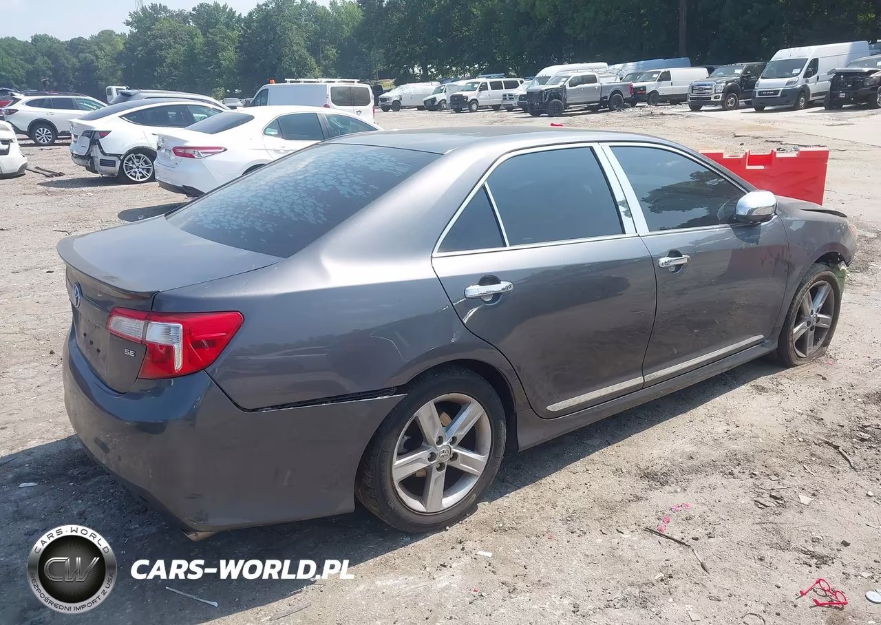 2014 Toyota Camry Se VIN:4T1BF1FK3EU463591 - 4
