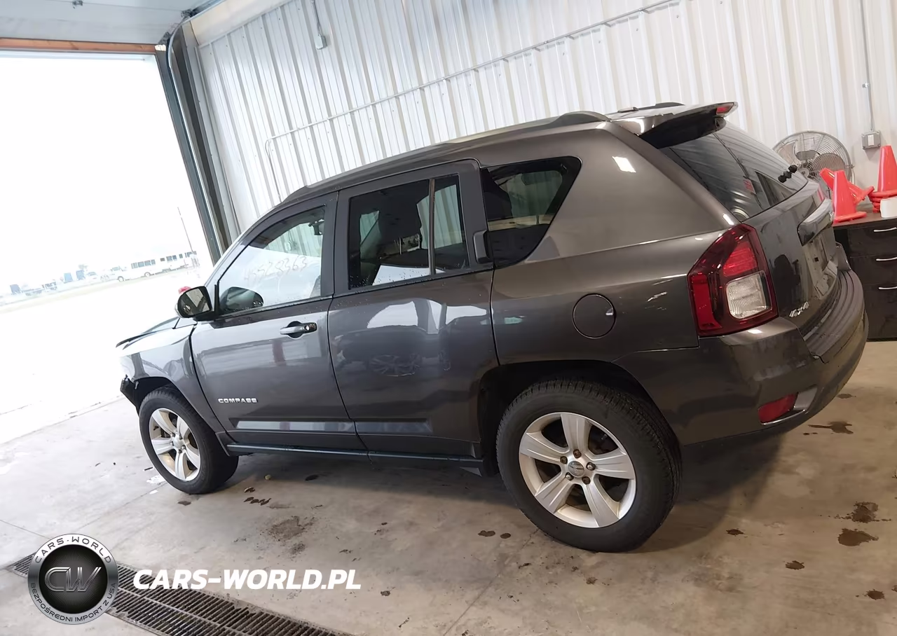 2015 Jeep Compass Latitude VIN:1C4NJDEB4FD148190 - 14