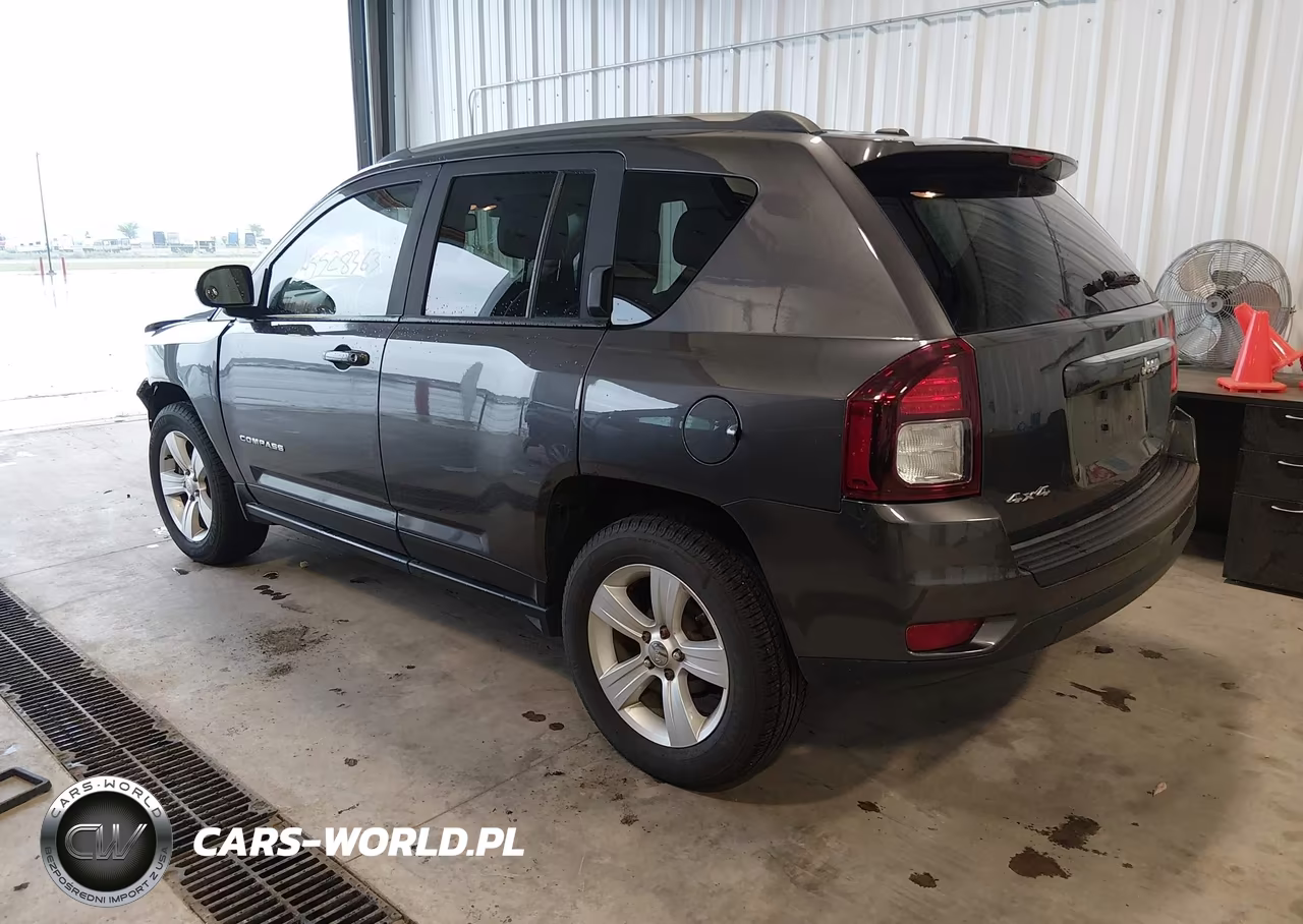 2015 Jeep Compass Latitude VIN:1C4NJDEB4FD148190 - 3