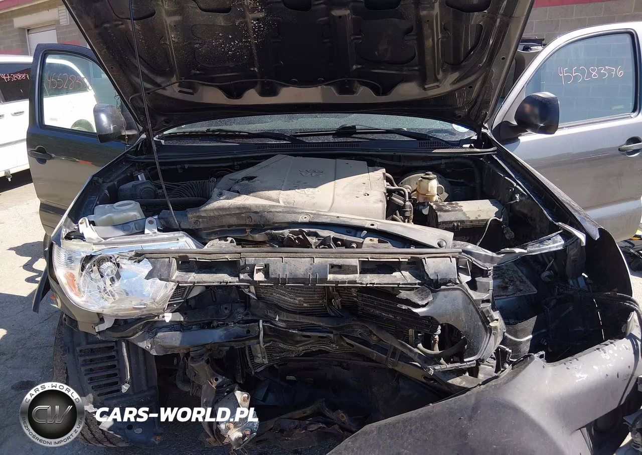 2015 Toyota Tacoma Base V6 VIN:5TFUU4EN1FX113201 - 10