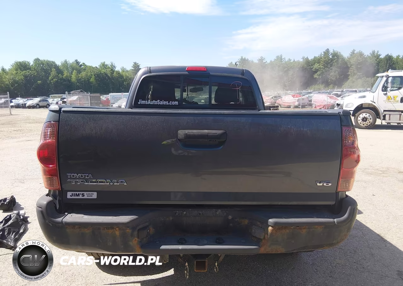 2015 Toyota Tacoma Base V6 VIN:5TFUU4EN1FX113201 - 17