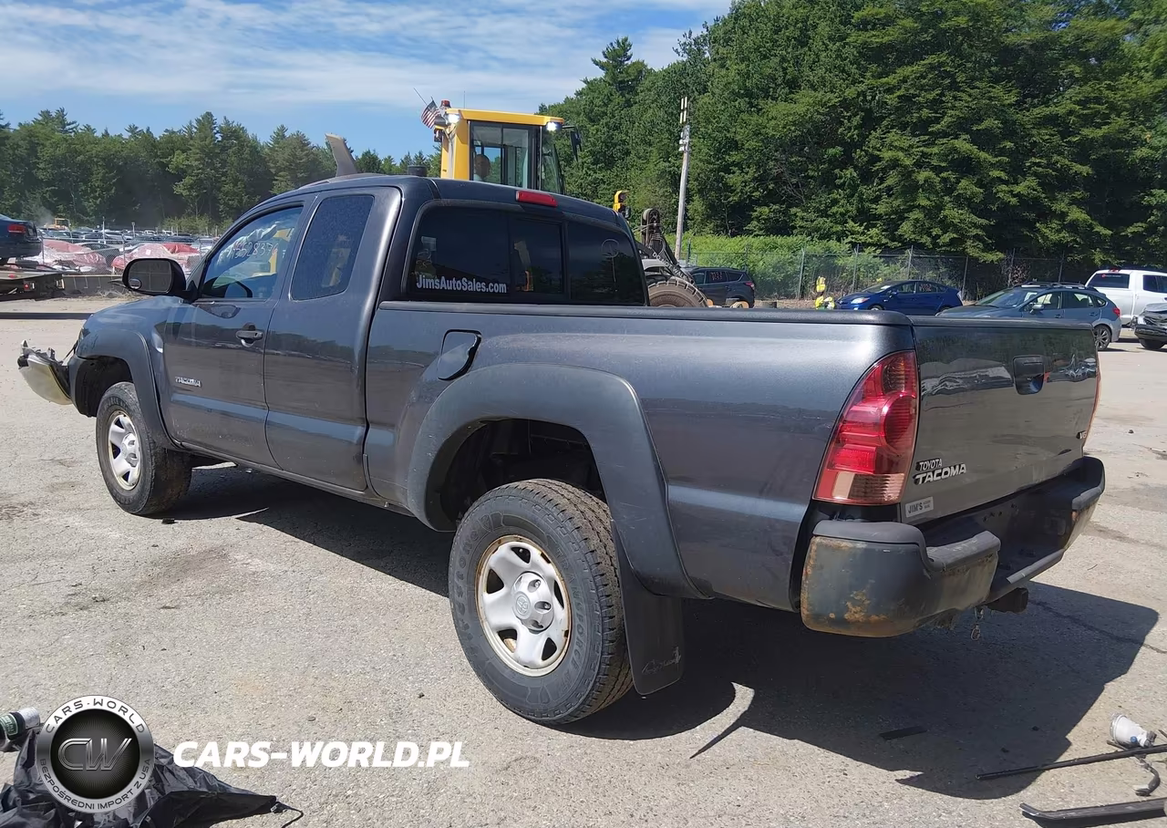 2015 Toyota Tacoma Base V6 VIN:5TFUU4EN1FX113201 - 3