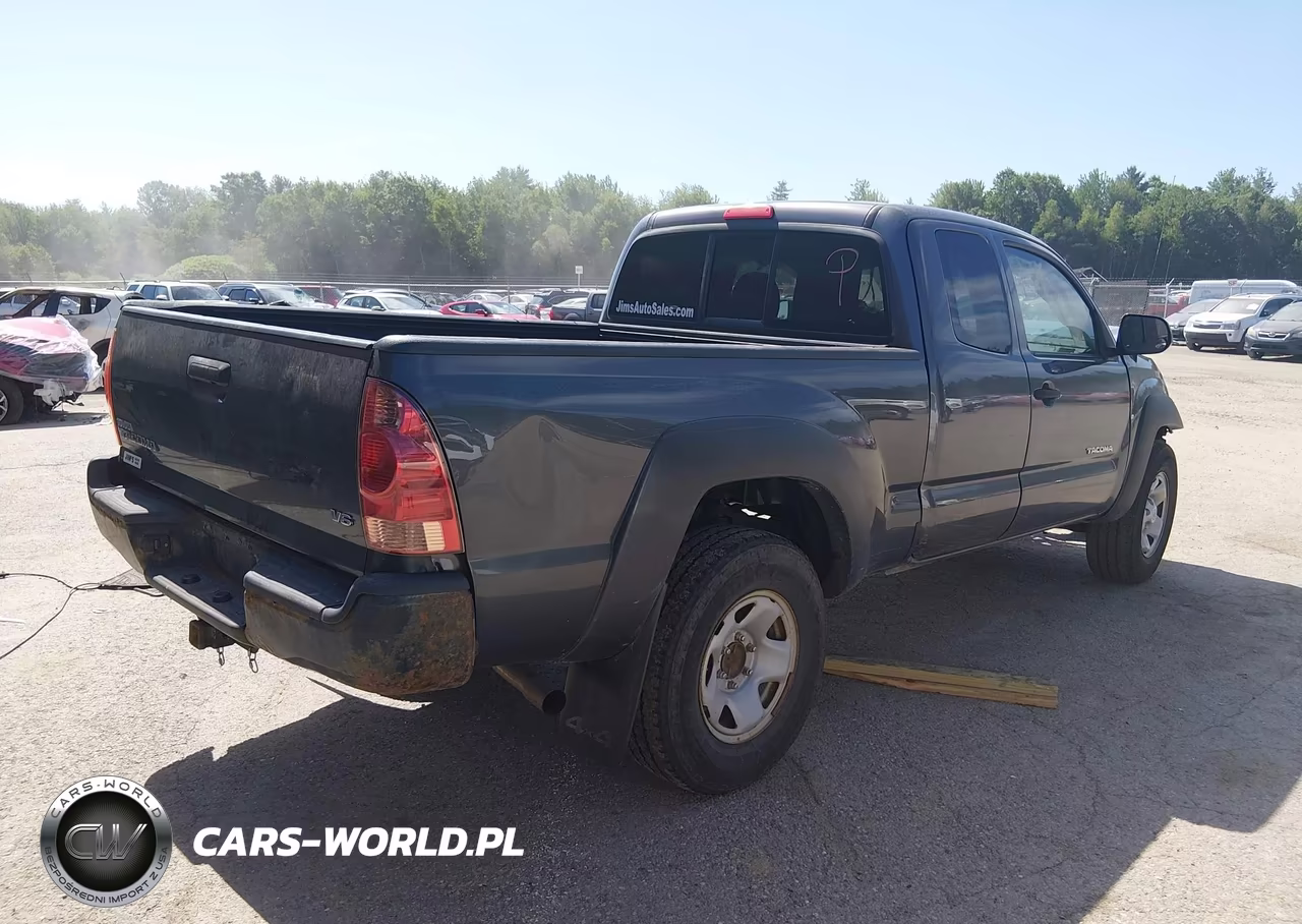 2015 Toyota Tacoma Base V6 VIN:5TFUU4EN1FX113201 - 4