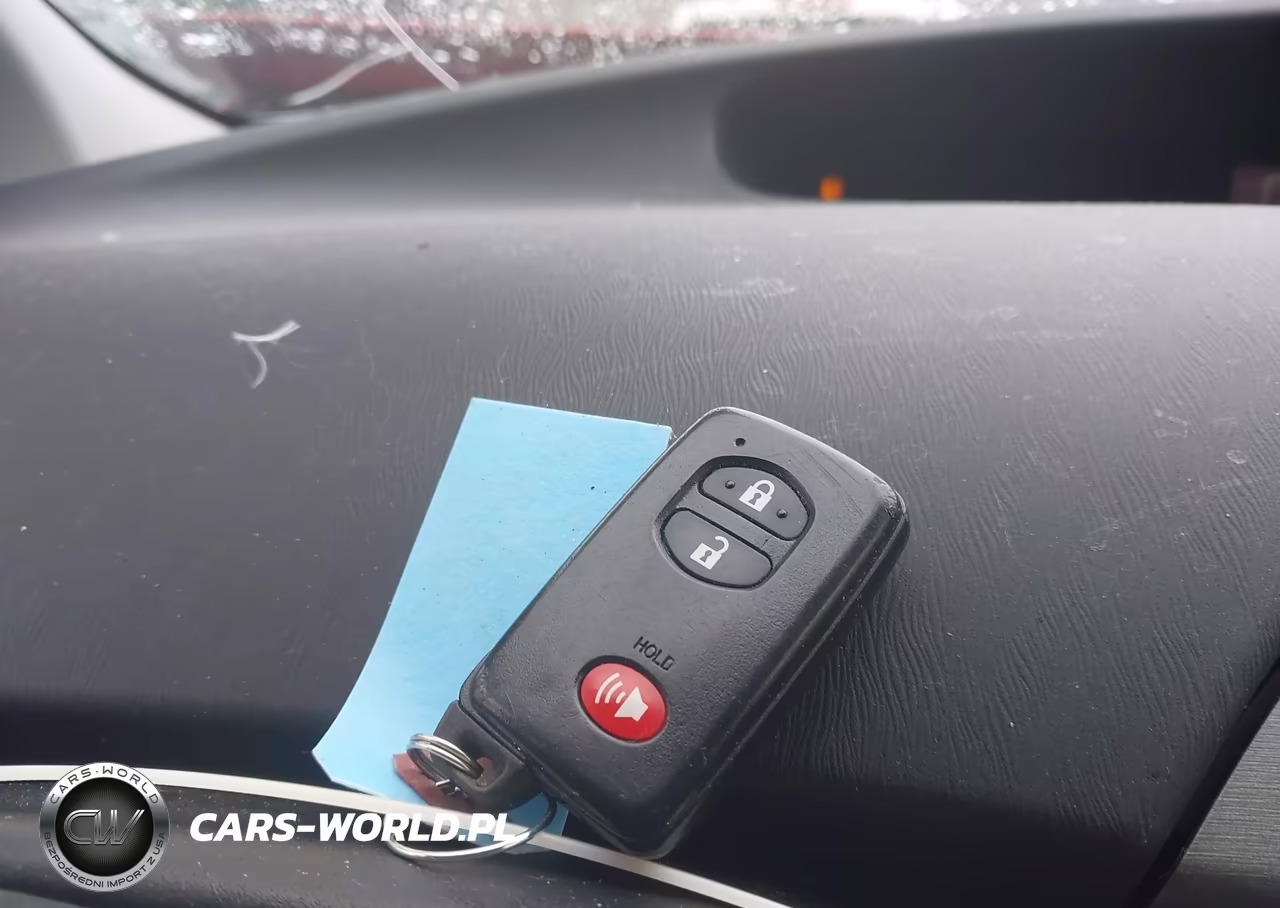 2012 Toyota Prius Three VIN:JTDKN3DU7C5512595 - 11