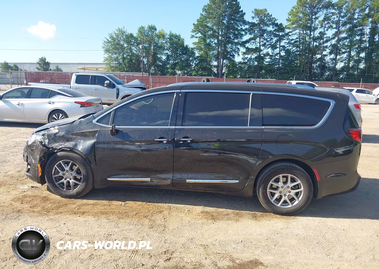 2020 Chrysler Pacifica Touring L VIN:2C4RC1BG9LR283474 - 14