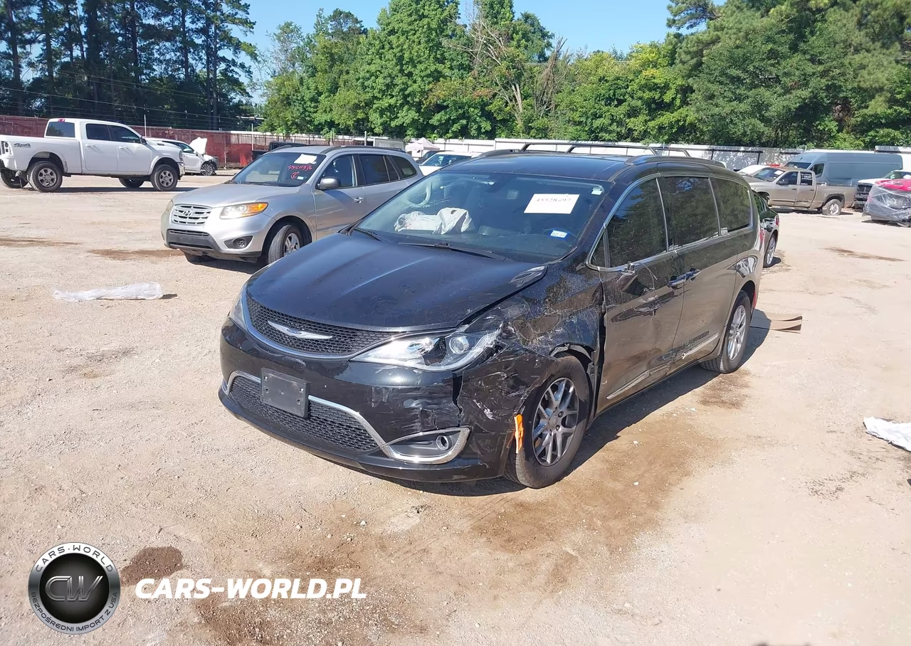 2020 Chrysler Pacifica Touring L VIN:2C4RC1BG9LR283474 - 2