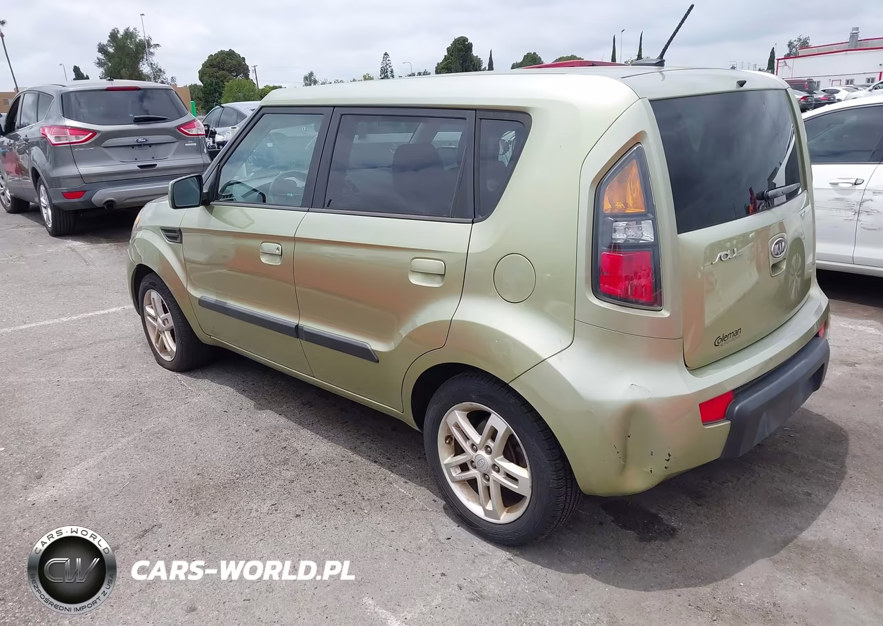 2010 Kia Soul + VIN:KNDJT2A21A7087231 - 3