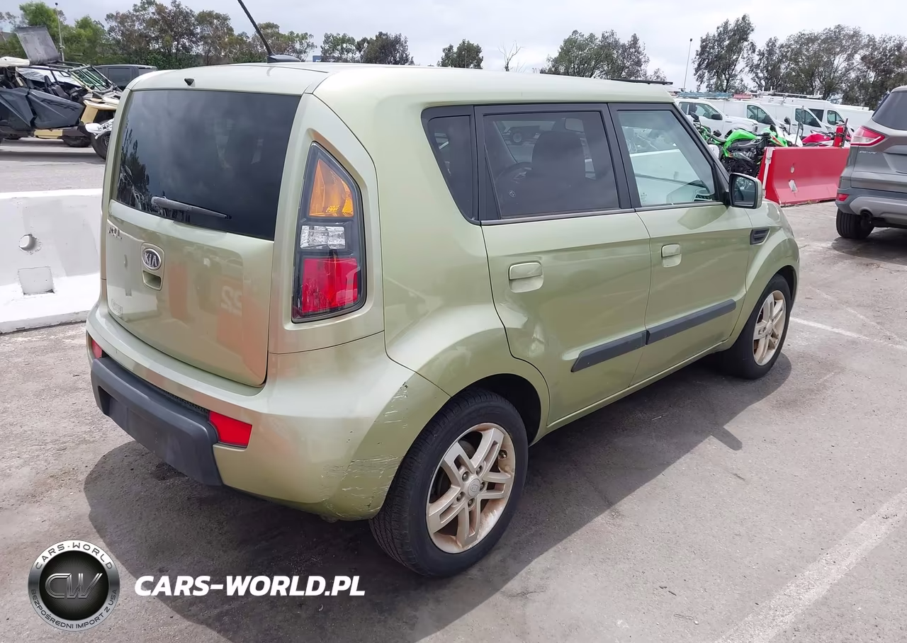 2010 Kia Soul + VIN:KNDJT2A21A7087231 - 4