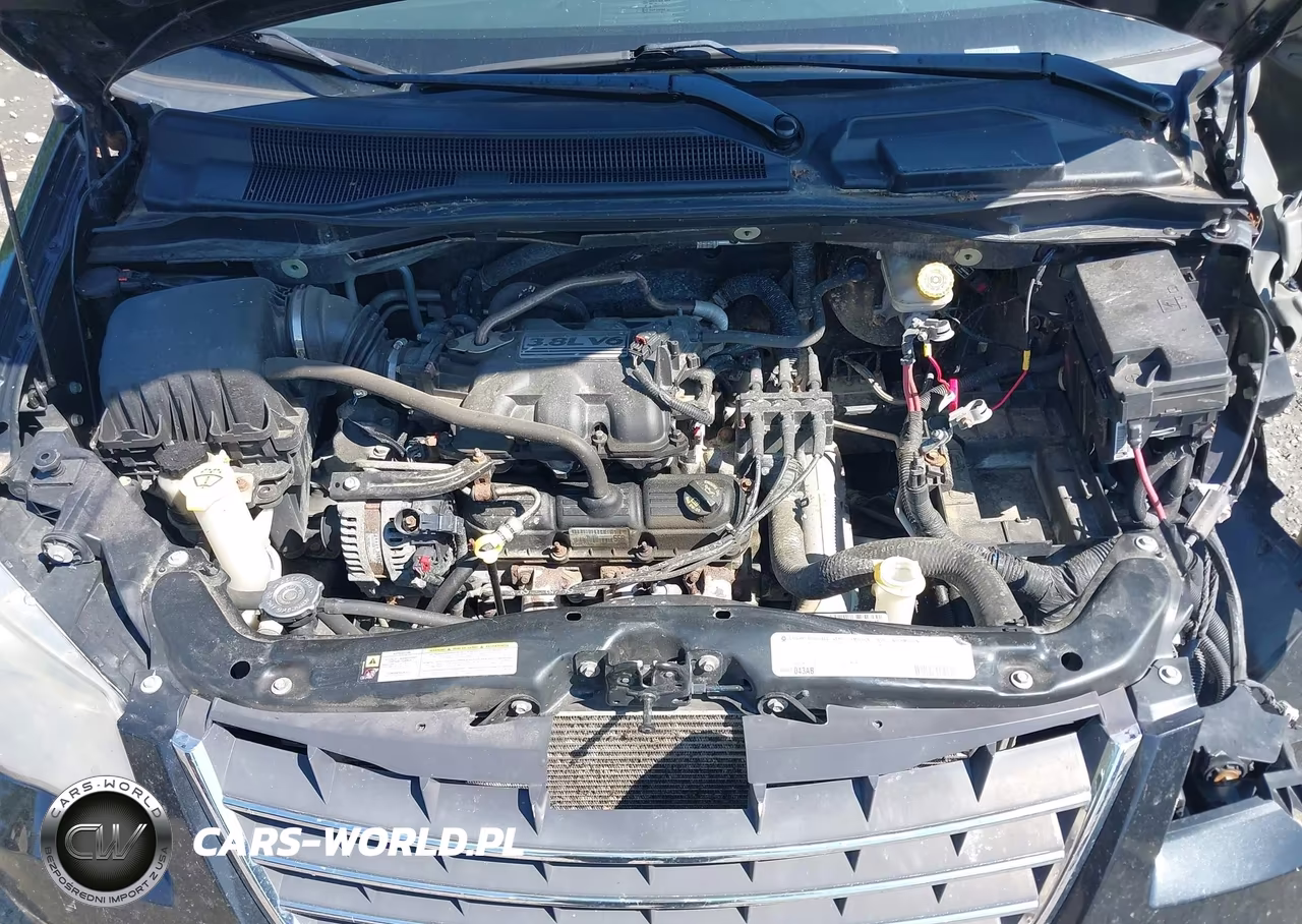 2010 Chrysler Town & Country Touring Plus VIN:2A4RR8D19AR442243 - 10