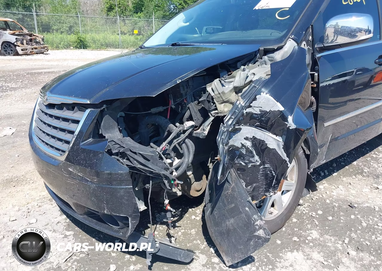 2010 Chrysler Town & Country Touring Plus VIN:2A4RR8D19AR442243 - 6
