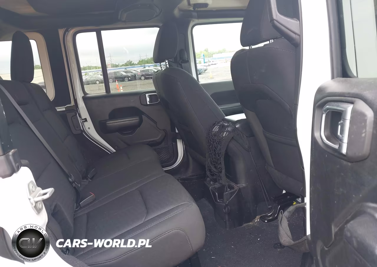 2018 Jeep Wrangler Unlimited Sport S 4X4 VIN:1C4HJXDG0JW284390 - 8