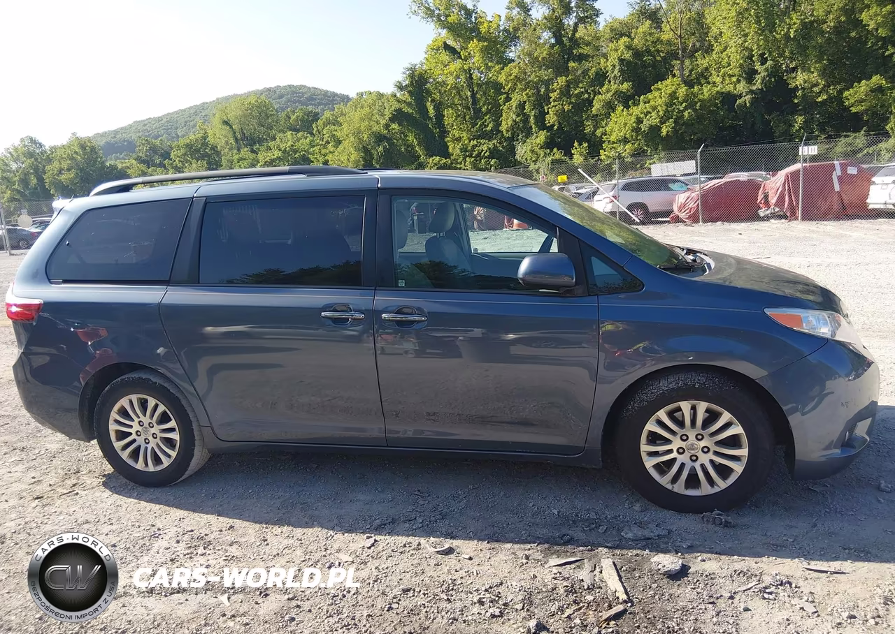 2015 Toyota Sienna Xle Premium 8 Passenger VIN:5TDYK3DC2FS649825 - 13