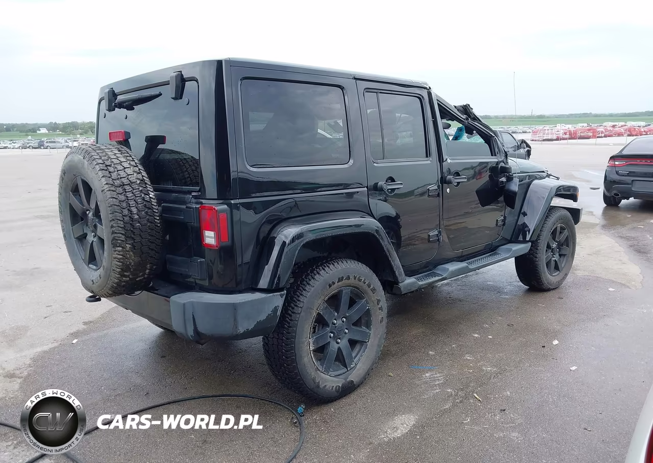2014 Jeep Wrangler Unlimited Sahara VIN:1C4BJWEG6EL263324 - 4