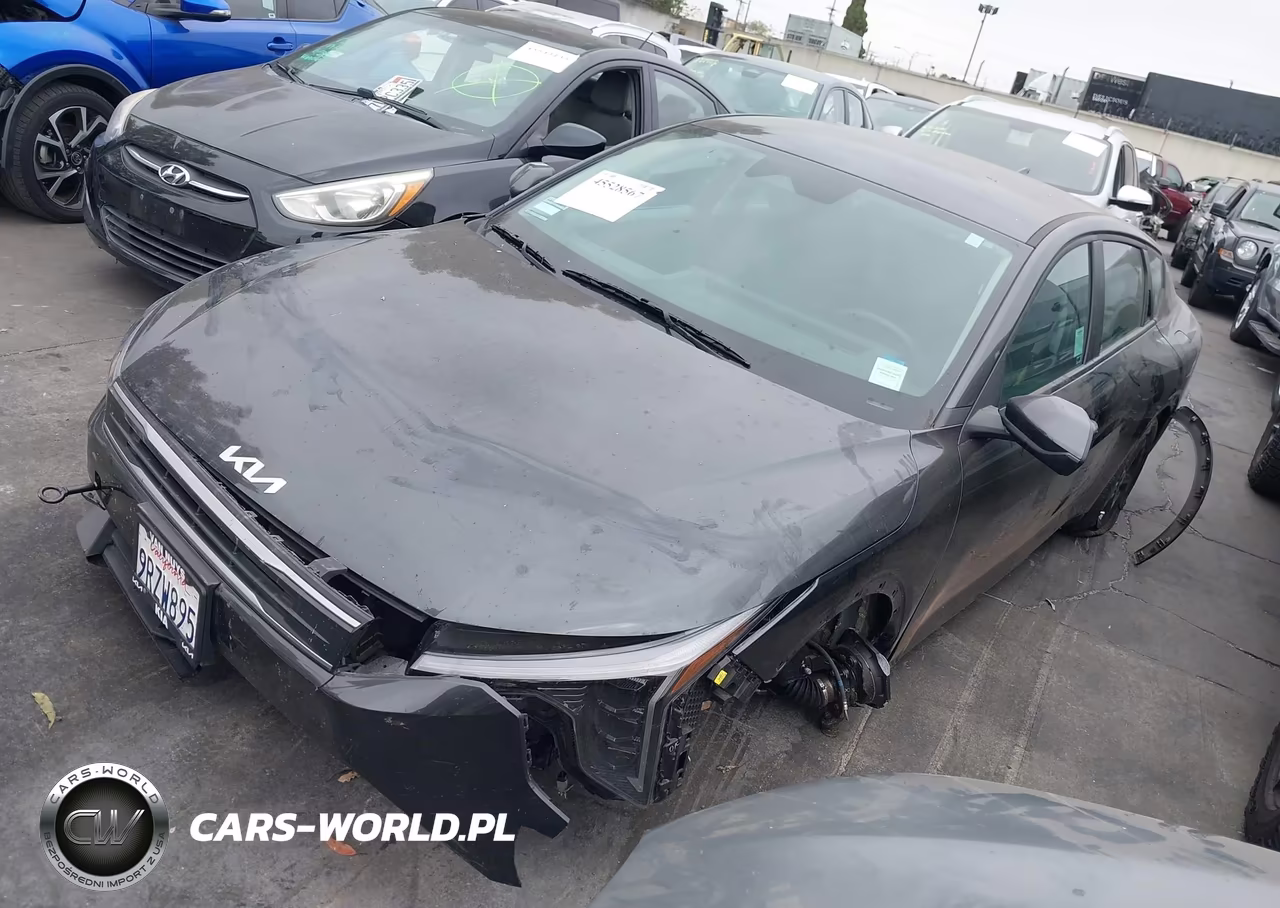 2025 Kia K4 Lxs VIN:3KPFT4DE3SE028061 - 2